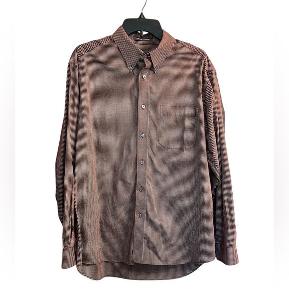 Eddie Bauer Wrinkle Resistant Men's Burgundy Checkered Shirt Sz M - Picture 2 of 4